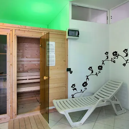 Дом отдыха New Generation La Pineta 7 Альбенга