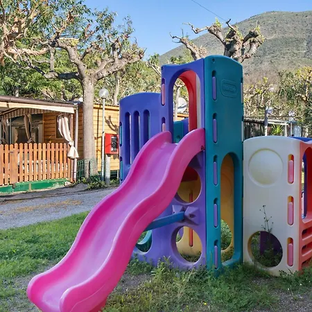 Vakantiehuis New Generation La Pineta 7 *